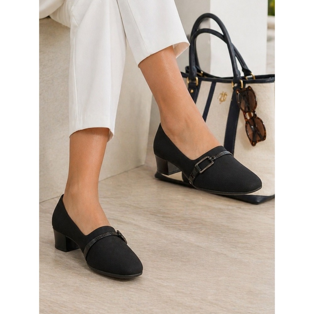 MUNRO Black Pumps 6.5 Slip-On Heeled Comfort Shoe Classic Office Career Minimal